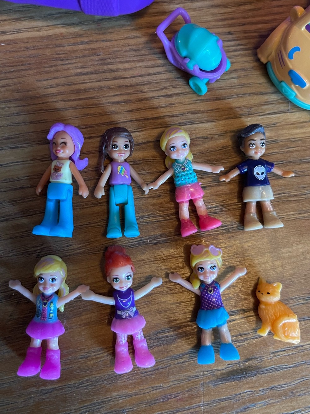 Polly Pocket Hidden Places Beach Vibes Backpack, 7 micro dolls and car lot - Picture 4 of 6